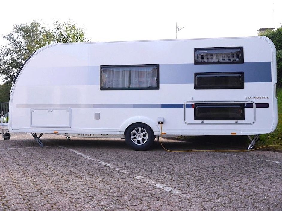 Adria Adora 573 PT 3 Stockbetten Alde Mikrowelle